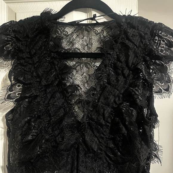Elegant Black Lace Top - Picture 1 of 11